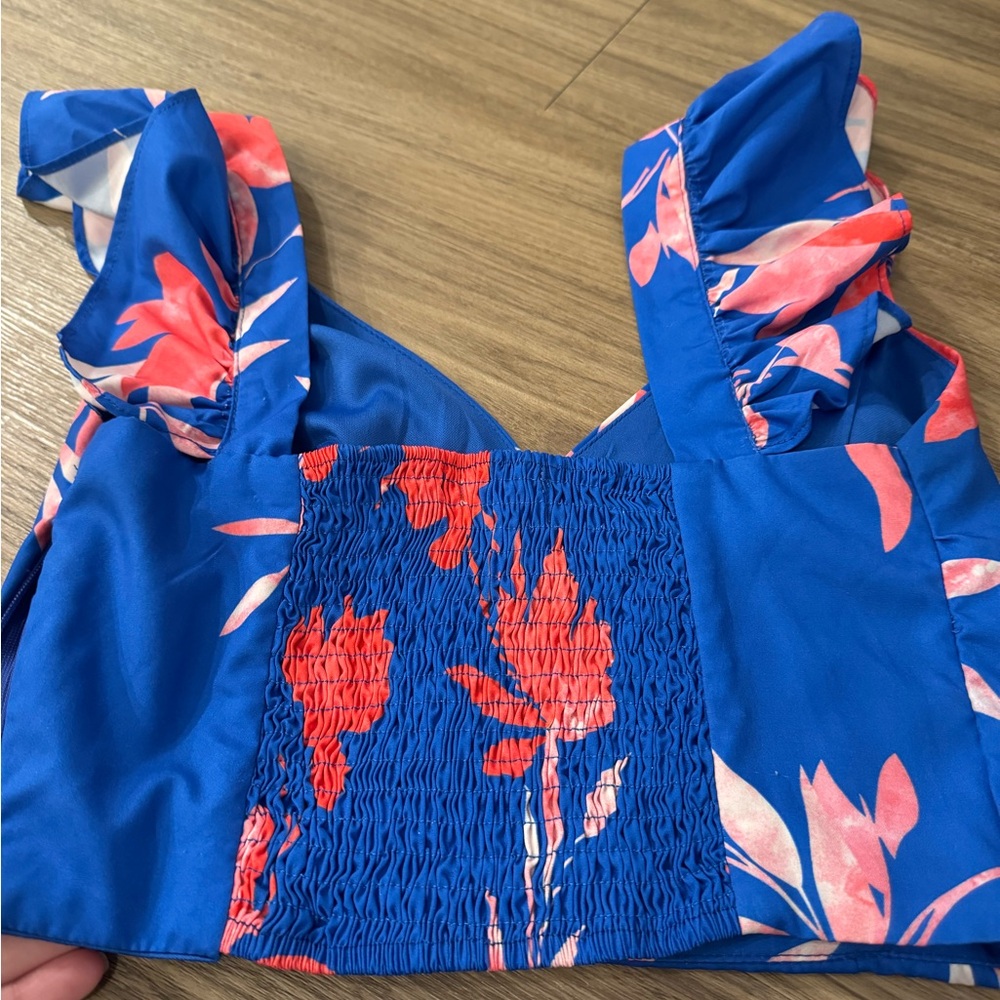 Two Piece Short Set. Size Small. Like New. - image 2